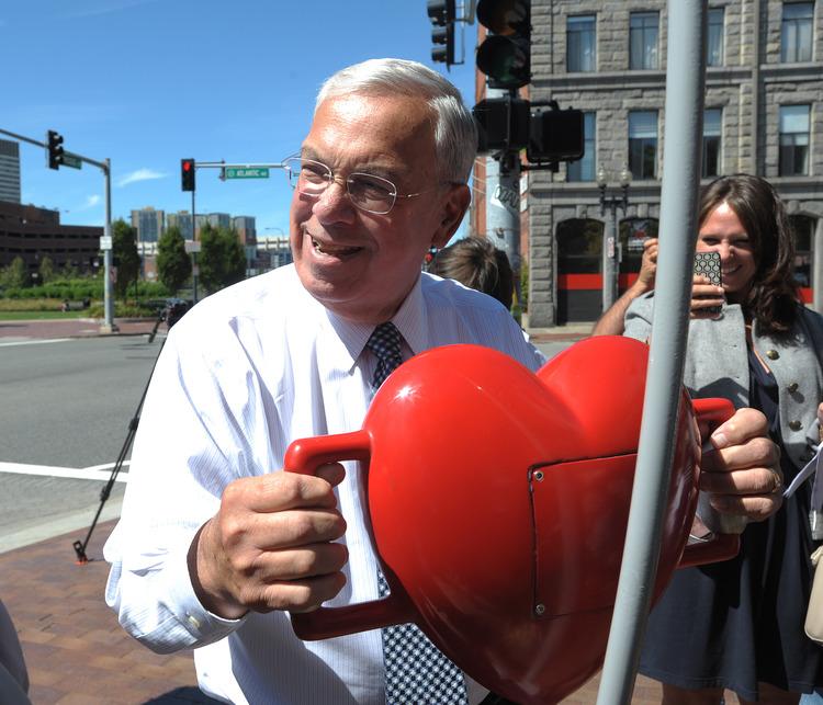 Top: The “Pulse of the City” art instillations are made of fiberglass wrapped around a steel frame. Bottom: Mayor Thomas Menino sponsored the art as part of his “Boston Moves for Health” initiative. Photos courtesy George Zisiadis.