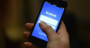 Facebook: social network and global news source