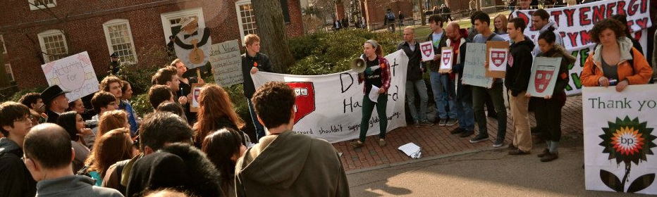 Harvard+students+sue+school+over+divesting