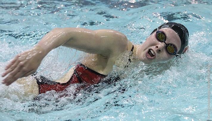 Swimming and diving wins by one at Dartmouth