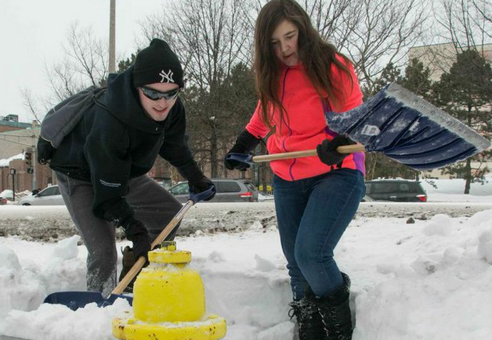 Students+shovel+Boston+neighborhoods