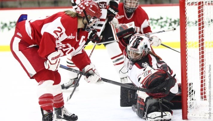 Womens hockey drops Beanpot game to BU