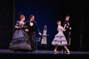 Review: “Lady of the Camellias” dazzles audience