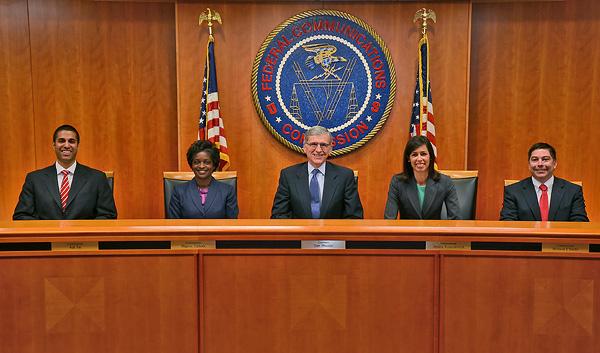 FCC votes to protect net neutrality 