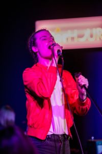 BØRNS energizes crowd with indie-pop