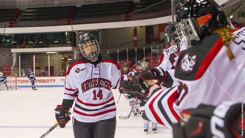 Womens hockey rolls over Maine