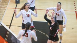 Volleyball extends winning streak to seven