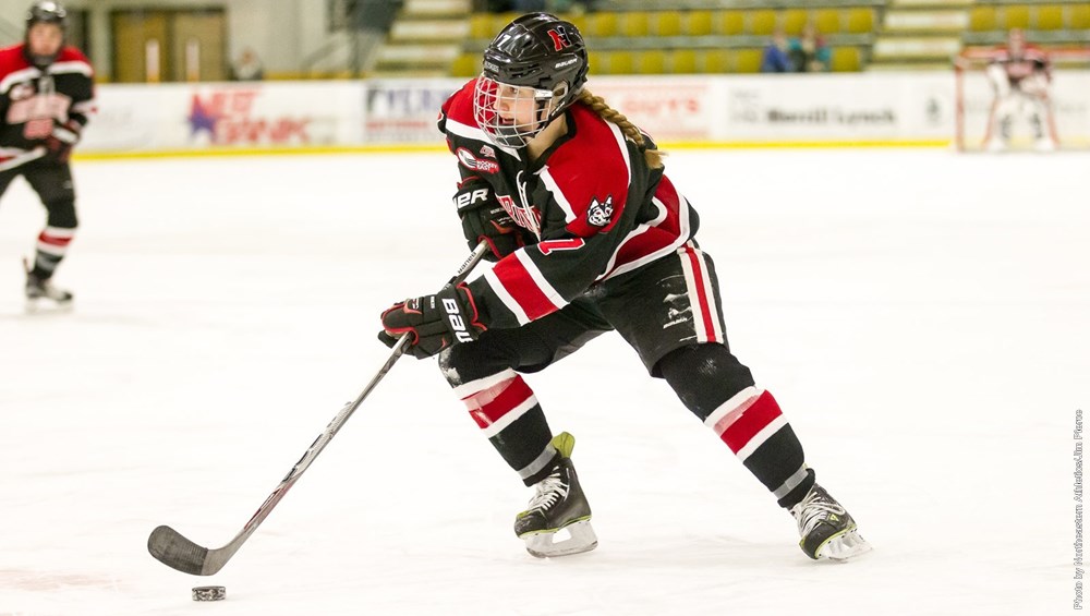 Women’s Hockey Sweeps Lions after Tough Start