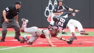 Huskies sweep Charleston out of first place