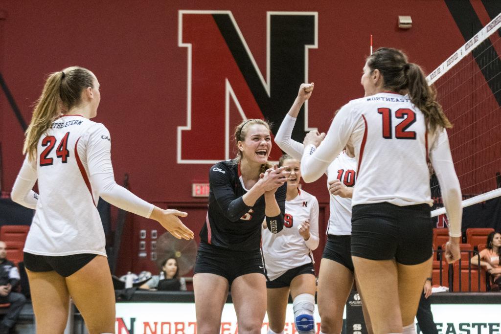 Volleyball off to 2-0 start in conference after pair of home victories