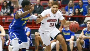 Huskies take one at home, extend win streak to three