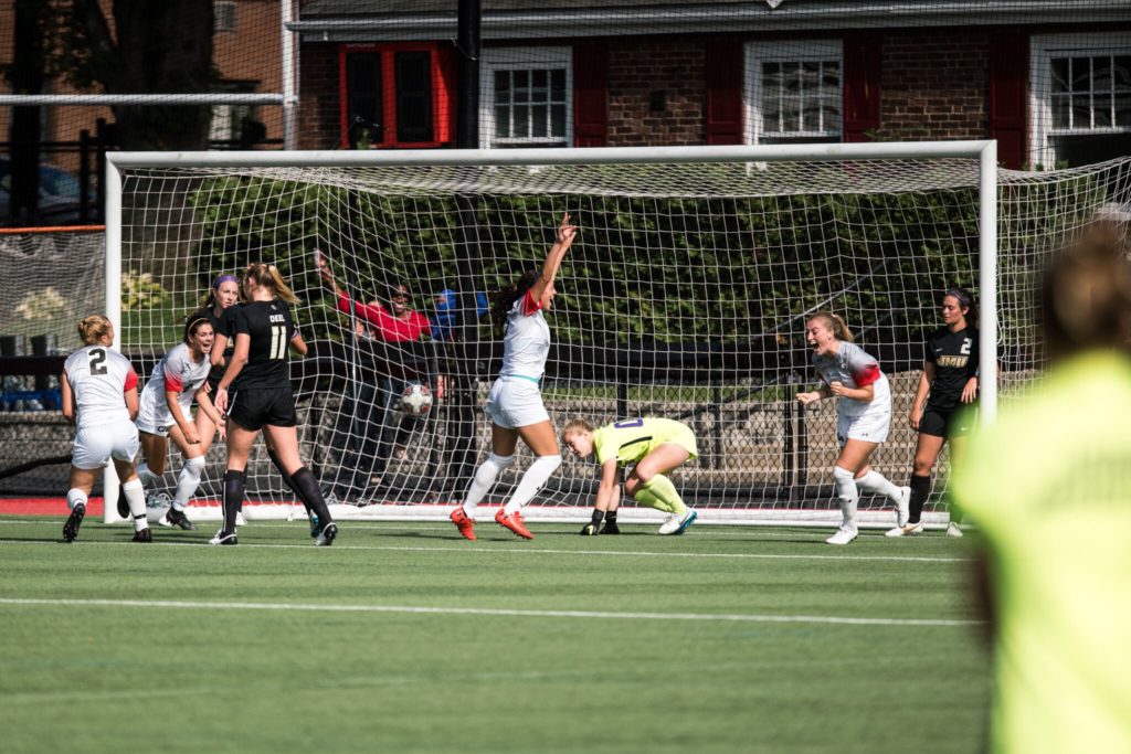 Women’s soccer fends off Elon to remain perfect in conference play