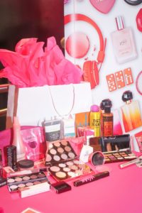 Fashion Week features freebies