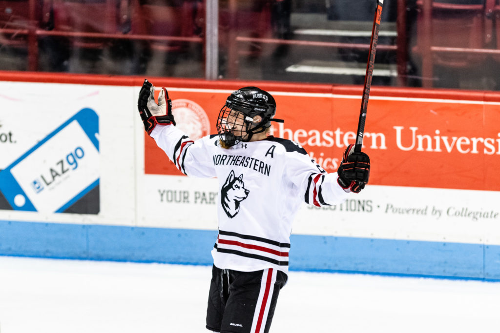 Women’s hockey closes out 2018 with shutout win over Holy Cross