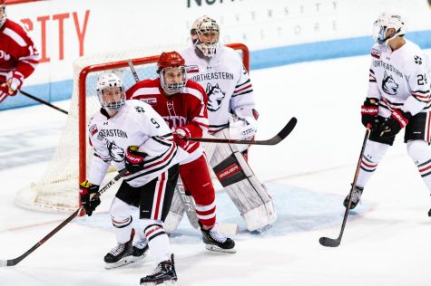 Men’s hockey moves into nationwide top-10, second in Hockey East