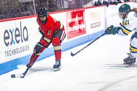 Mueller’s four points help women’s hockey tie Merrimack