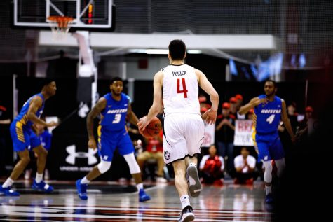 Huskies punch NCAA ticket with win over Hofstra