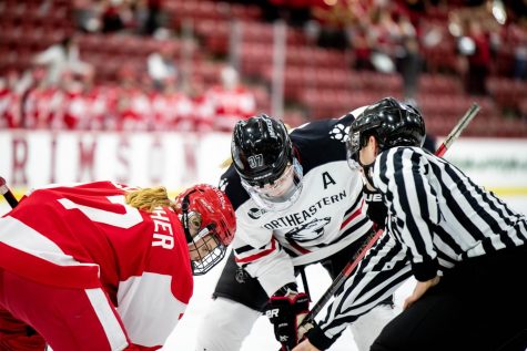 Women’s hockey gets 12th straight home win over Merrimack