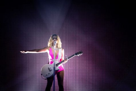 Maren Morris celebrates her ascendance while retaining her roots