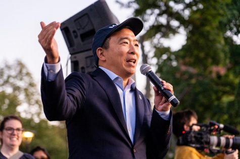 Yang pitches economic plan and outsider perspective at Cambridge rally