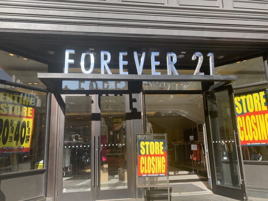 The+Forever+21+on+Newbury+Street+features+signage+revealing+that+the+location+is+closing%2C+a+result+of+the+company+filing+for+Chapter+11+bankruptcy+in+September.+