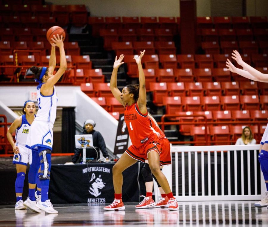 Womens basketball split weekend with loss against William & Mary and win against Elon