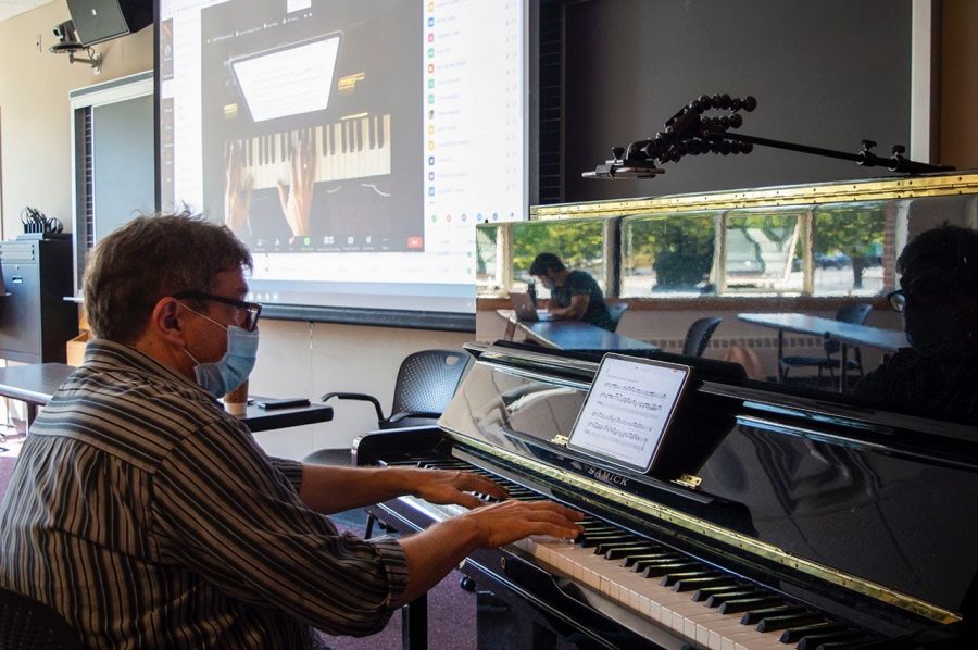 Art and music schools on Huntington Avenue, also known as the “Avenue of the Arts,” have had to adapt to changes brought on by the COVID-19 pandemic. This image features Professor Anthony De Ritis, who teaches his Music Fundamentals 1 course online via NUflex. 