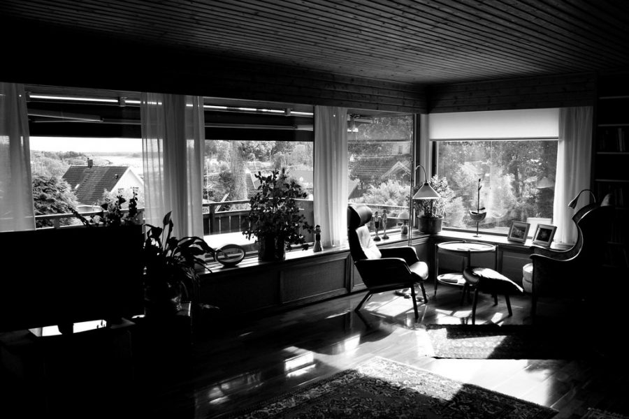 Black and White Interior (b&w)(Sweden) by runintherain is licensed with CC BY-NC-SA 2.0. To view a copy of this license, visit https://creativecommons.org/licenses/by-nc-sa/2.0/