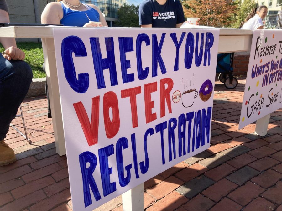 Several+political+organizations+on+campus+hosted+a+voter+registration+drive+in+Centennial+Common+Oct.+12.++Northeastern+students+have+mixed+feelings+regarding+the+upcoming+gubernatorial+election.+