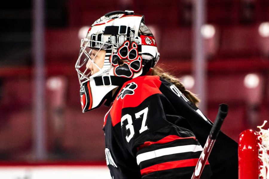 Philips traces the puck down the ice. With a .960 save percentage, Philips is the best goalie in women’s college hockey.