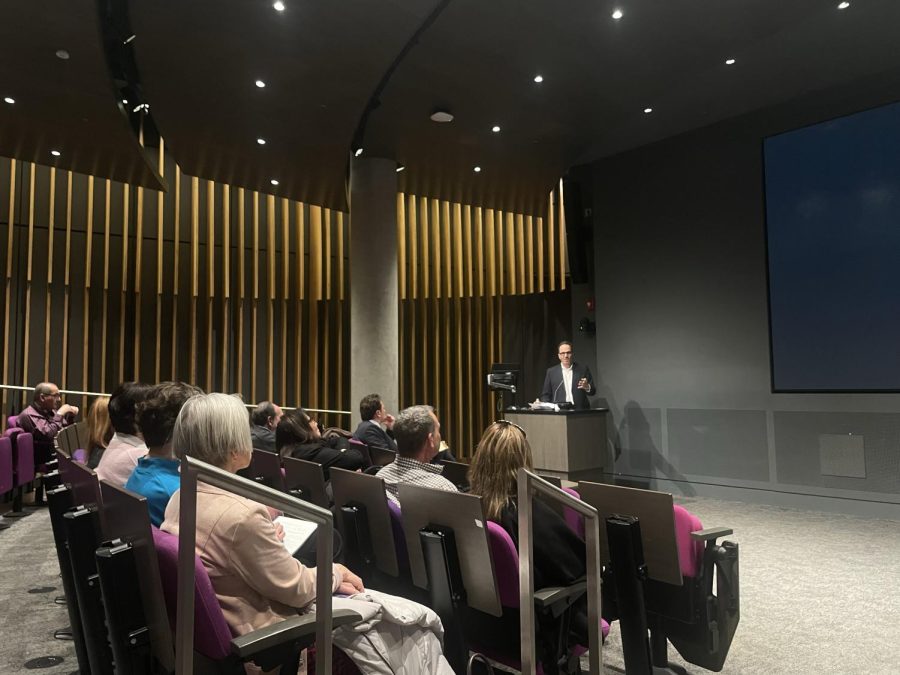 Gourevitch speaks at the 30th Annual Robert Salomon Morton Lecture. Gourevitch conveyed to attendees the importance of recalling genocide and using that memory to take action to prevent it from happening again.