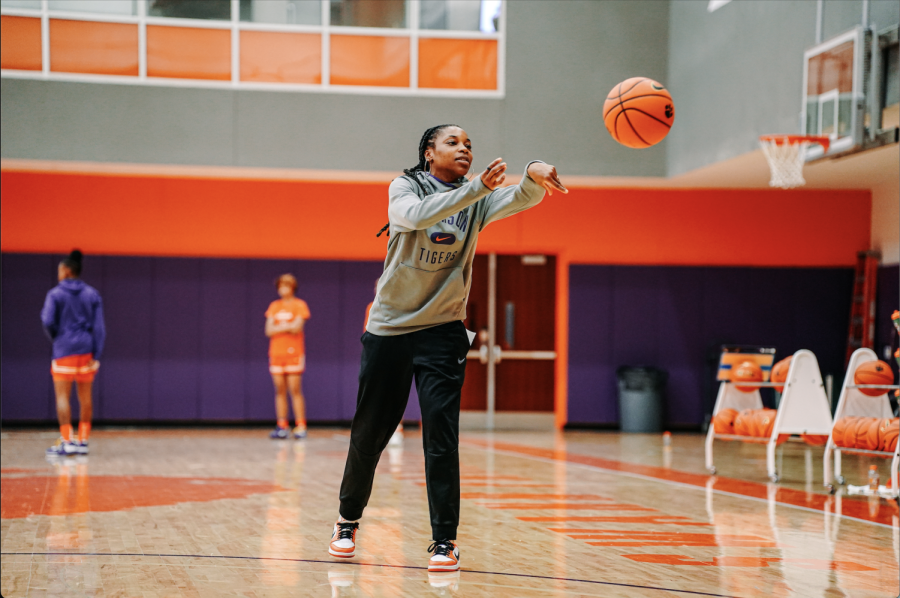 Priscilla+Edwards+stands+on+the+court+at+Clemson+University.+Edwards+is+taking+her+talent+from+the+Tigers+to+the+Huskies+upon+being+named+Northeasterns+womens+basketball+head+coach+Thursday+afternoon.