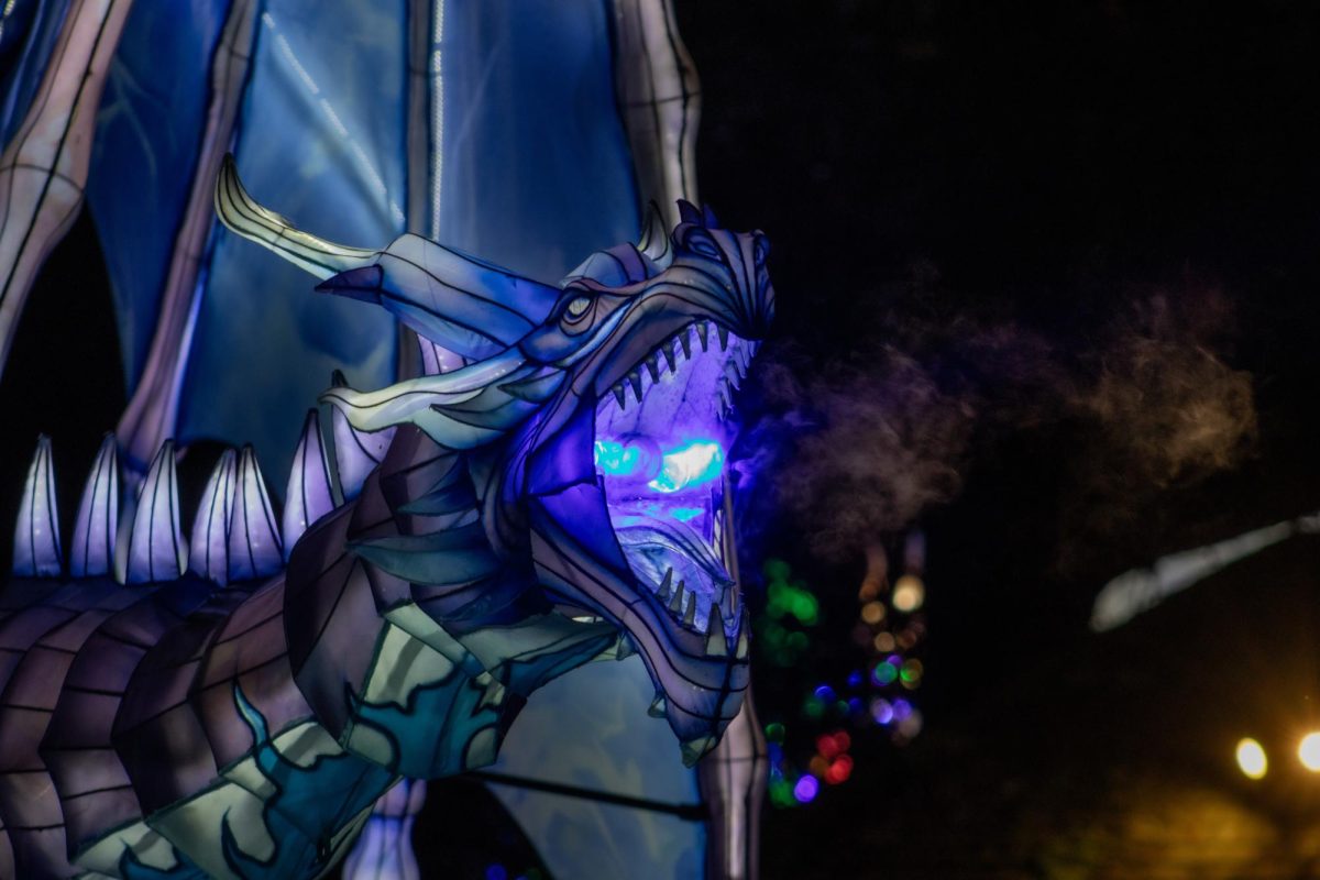 An ice dragon lantern breathes smoky blue fire to the crowd, moving its head and wings simultaneously. Animatronic lanterns were scattered throughout, including a giant vegetable golem, a scorpion and an iguana.