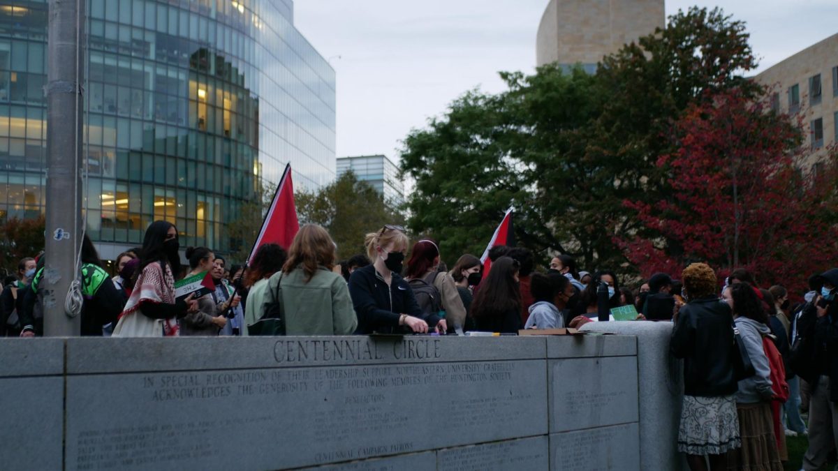 VIDEO: Second rally organized by Huskies for a Free Palestine draws hundreds of students, community members