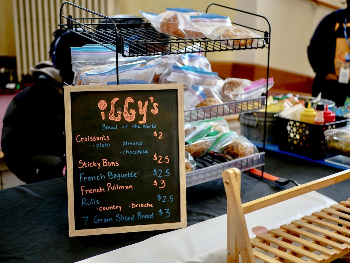 A small chalkboard lists the menu for Iggy’s, a bakery with locations across the Northeast. Packaged in plastic bags, baked goods were ready for shoppers to purchase. 
