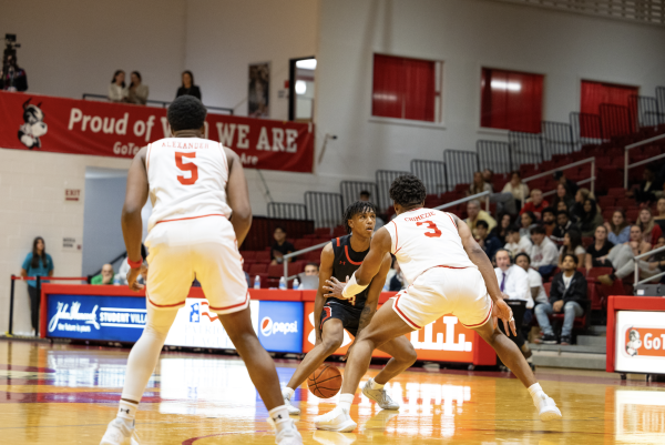 LA Pratt dribbles the ball against Boston University Nov. 4. The junior transfer notched a game-high 24 points in the matchup.