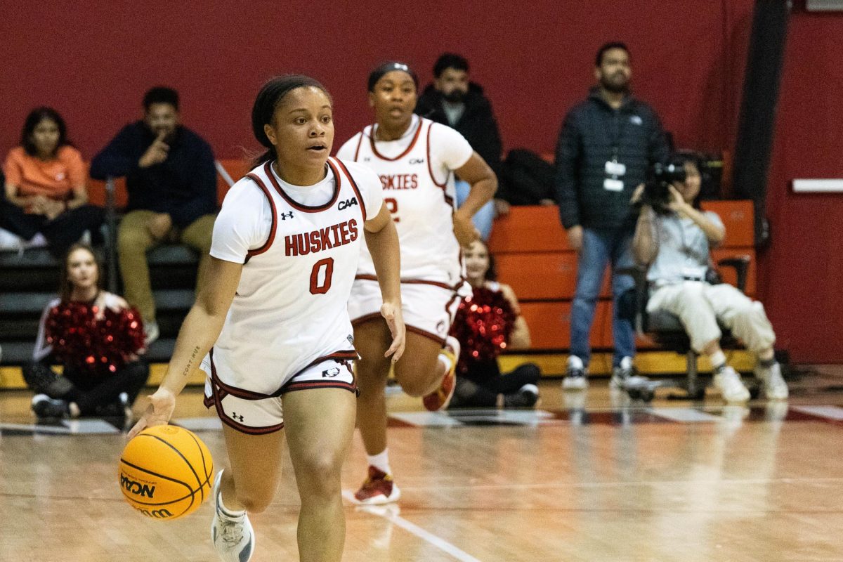 Graduate student guard Nariyah Simmons dribbles up the court Jan. 23. Simmons had two assists in the loss to Hampton March 1.